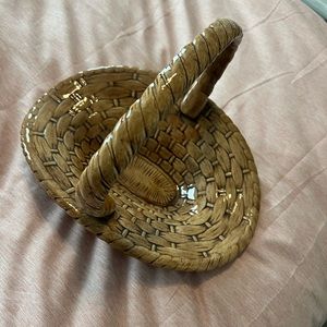 1974 ceramic Easter basket, perfect condition, vintage